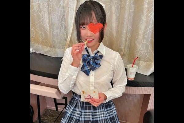 [FC2PPV-3117128] A Teenage Current Sophomore With A Cute Smile Who Picked Up At A Fast Food Store. She Has Beautiful Big Breasts With A Young Face And A Plump Body In A Uniform Is Too Lewd. If She Says, “Put It Inside…”, She Has No Choice But To Cum Inside.