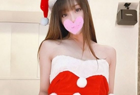 [FC2-PPV-4591287] S-grade massage beauty in a sexy Santa cosplay, intense creampie-filled session.